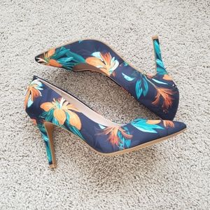 Nine West 9x9 floral print heels
